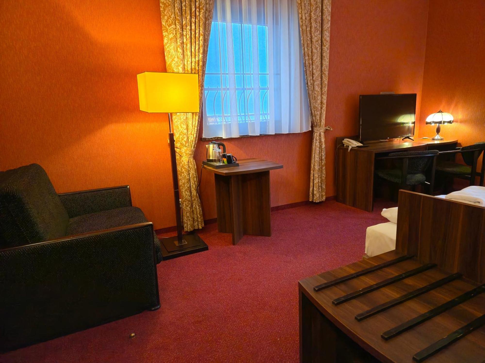 Hotel Dworski Galaktyczny Park Warzymice Buitenkant foto