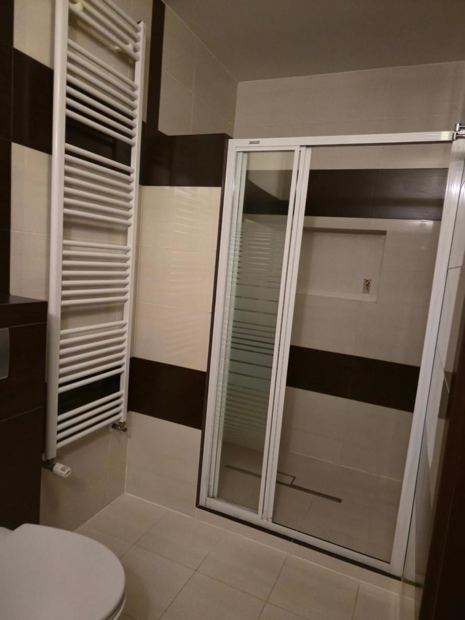 Hotel Dworski Galaktyczny Park Warzymice Buitenkant foto