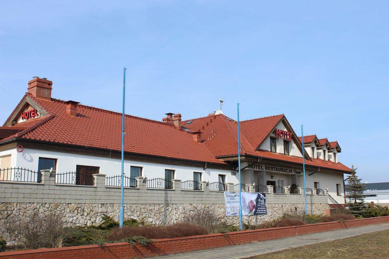 Hotel Dworski Galaktyczny Park Warzymice Buitenkant foto
