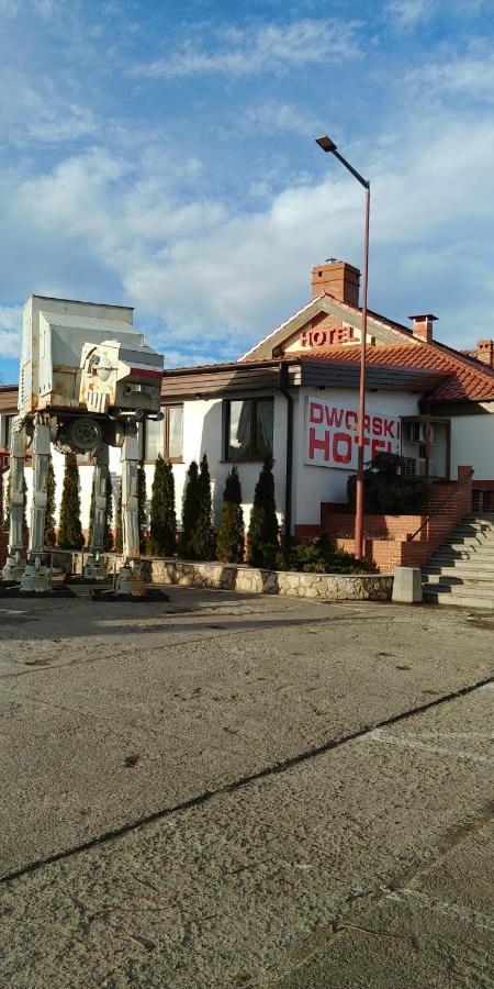 Hotel Dworski Galaktyczny Park Warzymice Buitenkant foto